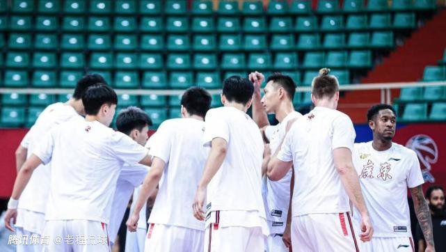 电影《八角笼中》将于7月6日，破笼而出！我想爱你到白头！6月5日，现实题材爱情电影《我爱你！》发布“抱着你”版海报，展现两对爱人不同相爱状态